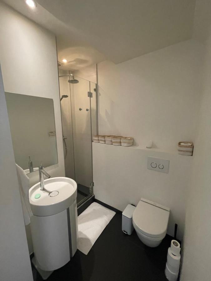 Apartment In Trendy Chatelain Center Brussels Area Little Garden Internet Wifi Exterior photo